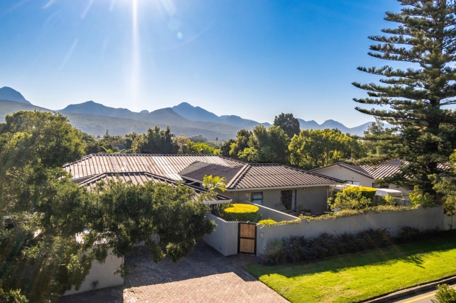 4 Bedroom Property for Sale in Bergsig Western Cape